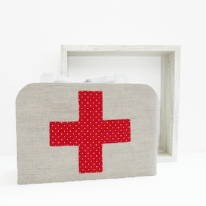 Wood box, medicine box, pretend play toy, wooden doctor case, nurse case, wooden suitcase, wooden doctor suitcase, kids toy , children toy