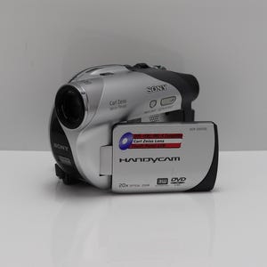 Sony Handycam DCR-DVD105E Caméscope DVD Disc Caméscope numérique DVD105