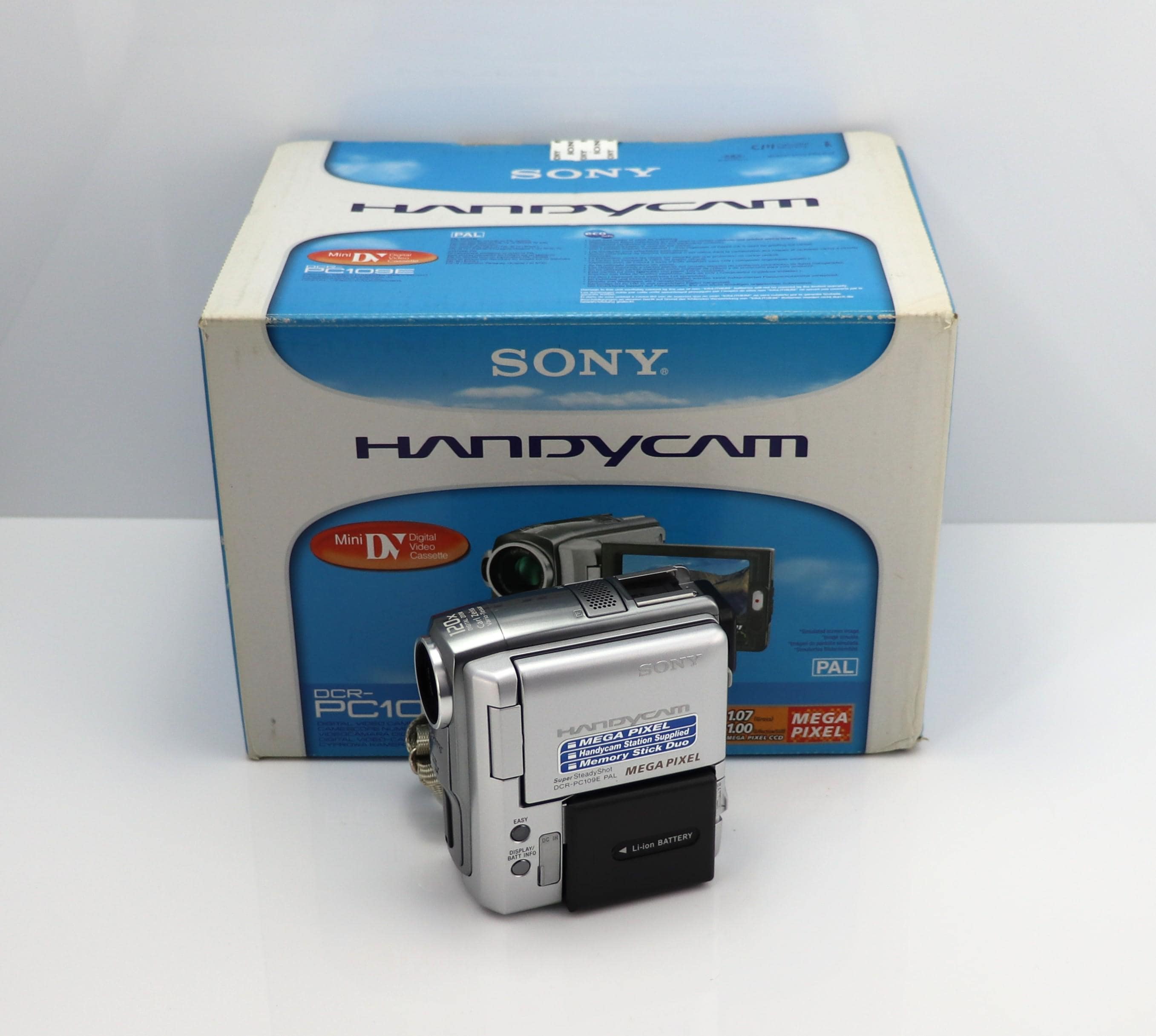 ★極美品★ SONY ビデオカメラ DCR-PC109 miniDV ソニー　箱 ☆極美品☆ SONY ビデオカメラ DCR-PC109 miniDV ソニー 箱