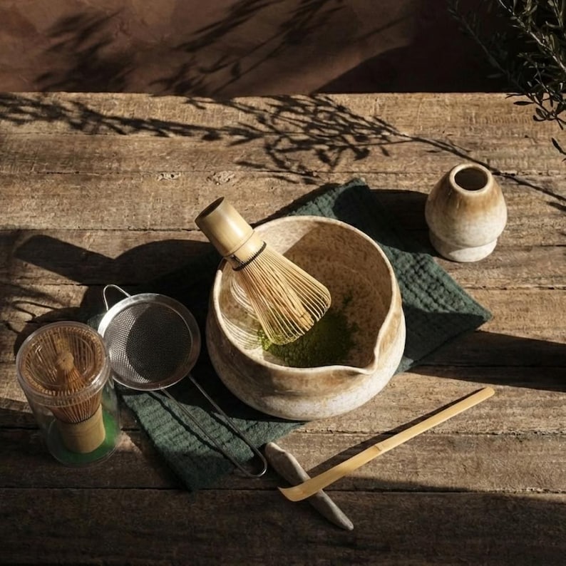 Juego de cuenco para matcha color crema moteado, chawan de cerámica y batidor de bambú, kit para la ceremonia del té. imagen 4