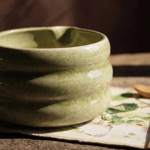 Ribbed Green Matcha Bowl Set with Spout, Ceramic Chawan, Tea Ceremony Kit image 3