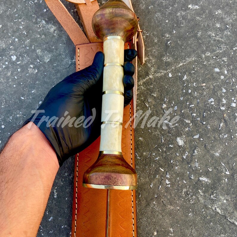 Handmade Roman gladius Sword: Engraved high Carbon Steel blade, Wooden handle with Leather Sheath | Collectible sword for Display