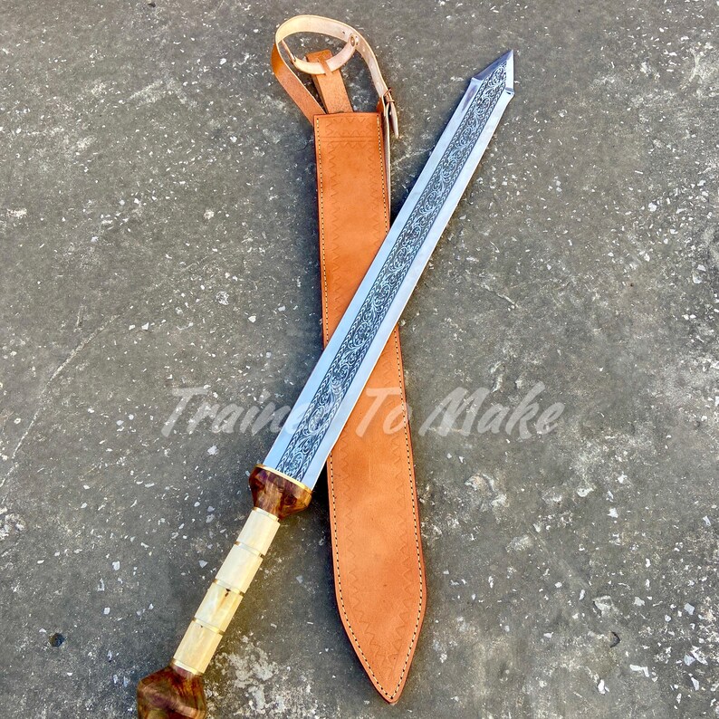 Handmade Roman gladius Sword: Engraved high Carbon Steel blade, Wooden handle with Leather Sheath | Collectible sword for Display
