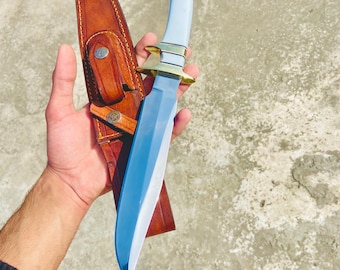 Cuchillo Bowie personalizado forjado a mano con funda: hoja de acero con alto contenido de carbono, regalo de supervivencia táctica para acampar.