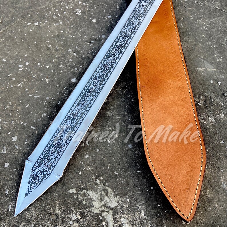 Handmade Roman gladius Sword: Engraved high Carbon Steel blade, Wooden handle with Leather Sheath | Collectible sword for Display
