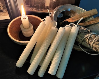 Mini bougies blanches à carillon en cire d'abeille, lot de 6, petites bougies coniques roulées à la main, sorts, intention, magie des bougies, rituel, prières