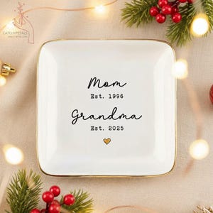 Mom Grandma Est 2025 Jewelry Dish – New Grandma Gift, Baby Announcement Gifts, Grandma To Be Christmas 2025