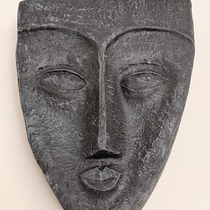 Minimalist Papier-Mâché Wall Mask – Handmade Abstract Face Sculpture – Tribal Inspired Modern Wall Art