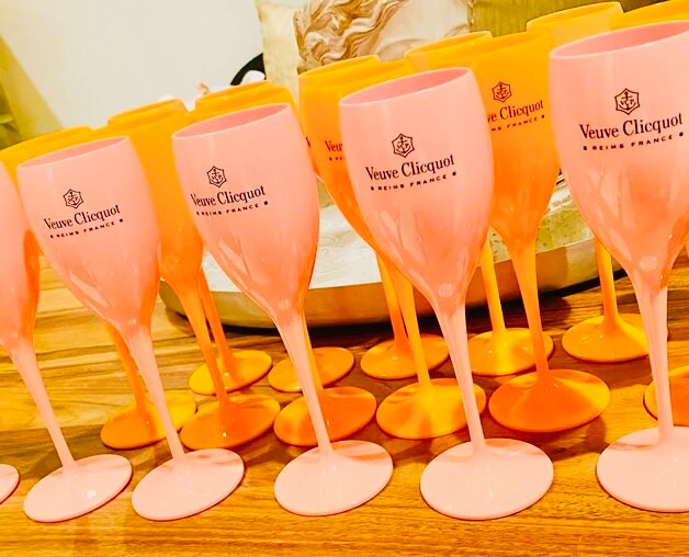 Veuve clicquot plastic champagne flutes deals