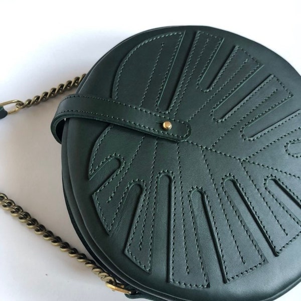 Monstera leather round bag forest green, La Lisette crossbody purse