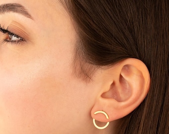 Złote kolczyki typu „chusteczki” z 14-karatowego złota | Okrągłe kolczyki typu „chusteczki” | Delikatne geometryczne kolczyki z przodu i z tyłu | Codzienne złote kolczyki z zawieszkami