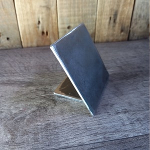 Expositor de metal de 6 cm x 6 cm. Expositor de mesa para ferias de artesanía pequeño y sencillo de Wocky. Expositor de joyas y pendientes.