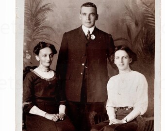 Vintage Photo - Family Photograph