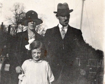Vintage Photograph - 1920's Family