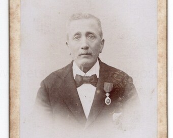 Antique CDV Photograph - Old Man with Belgian Labour Medal (H. Becker, Belgium)