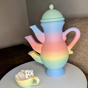Alice in wonderland tea pot