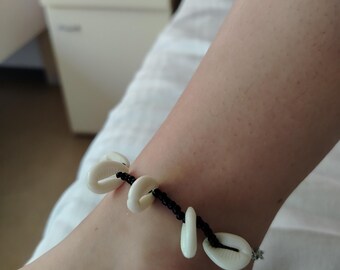 Anklet with shells