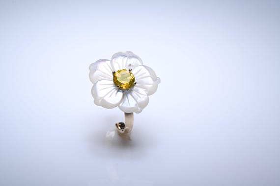 14K Yellow Gold Floral Ring with Mother of Pearl & 0.78 ct Orange Citrine Gemstone CGL Certified Elegant Jewelry Adjustable Made To Order