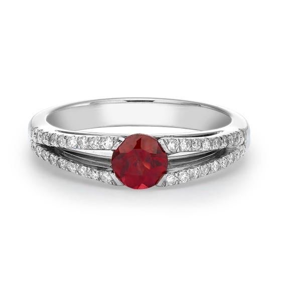 0.75Ct Garnet Engagement Ring – 18K White Gold Ring with 0.28Ct Diamonds FG VVS – January Birthstone Ring – Elegant Fine Jewelry