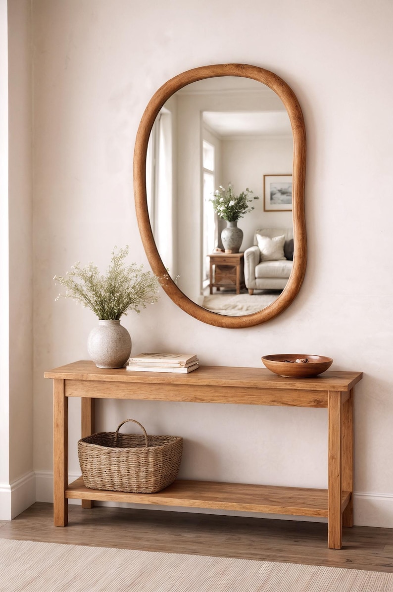 Espejo de pared asimétrico de madera de nogal: estilo orgánico moderno imagen 1