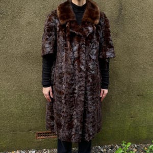Vintage Mink Fur Coat: 70s Style Brown Luxury Winter Coat