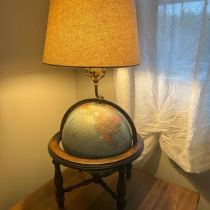 Vintage Mid Century World Globe Lamp: Terrestrial Table Desk Light