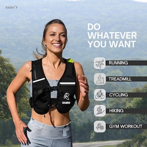 Puede incluir: Una mujer lleva un chaleco de running negro con detalles reflectantes y la palabra "RAMHI" impresa en él. El chaleco tiene varios bolsillos y correas. El texto "DO WHATEVER YOU WANT" se muestra sobre el chaleco. Debajo del chaleco hay iconos que representan diferentes actividades, incluyendo correr, cinta de correr, ciclismo, senderismo y entrenamiento en el gimnasio.