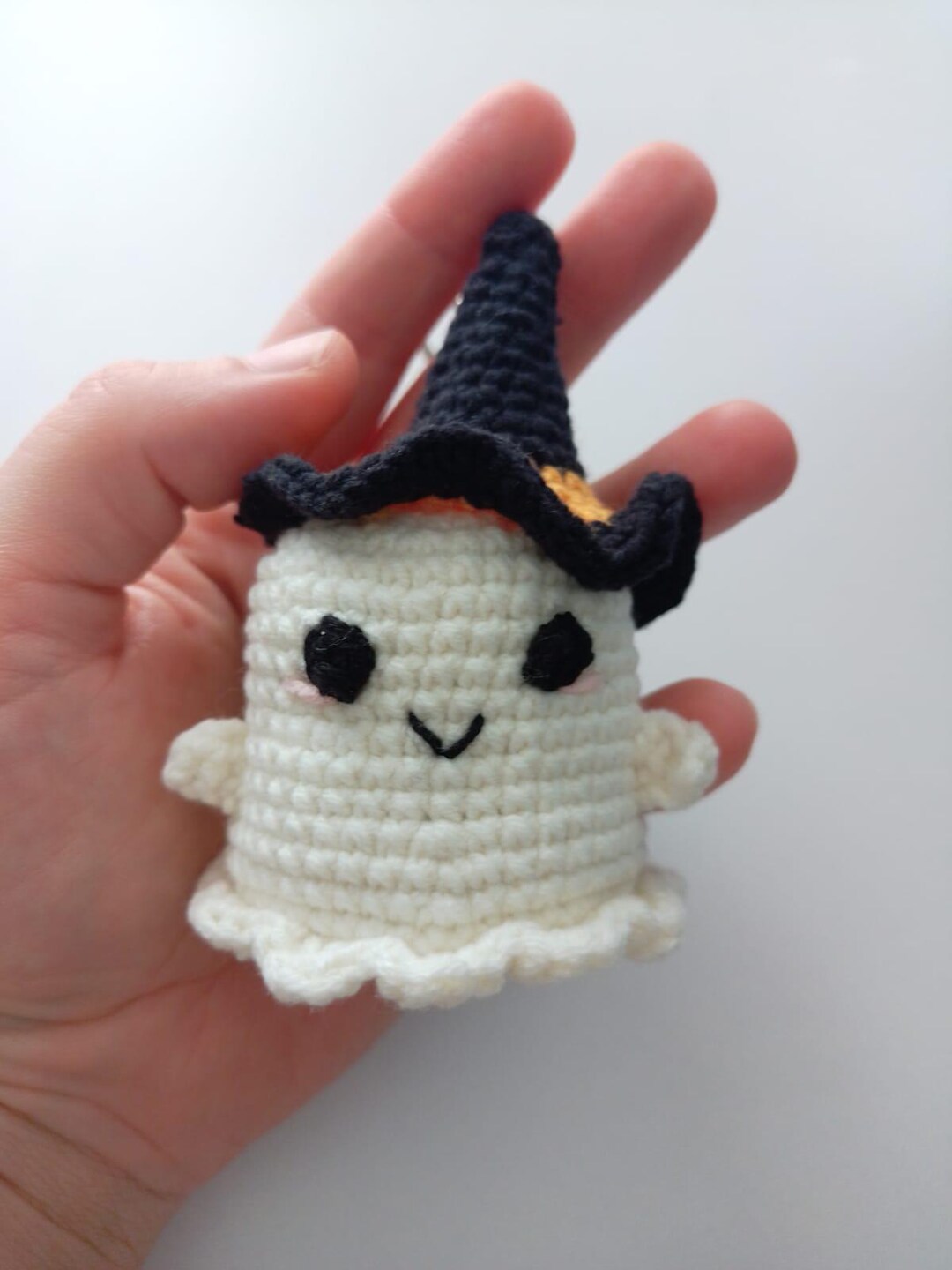 Macrame Ghost Keychains Crochet Ghost Keychain With Witch Hat : Halloween Amigurumi Bag Charm ...