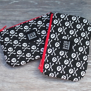 Skulls and Crossbones Coin Purse | zipper pouch | change purse | Halloween