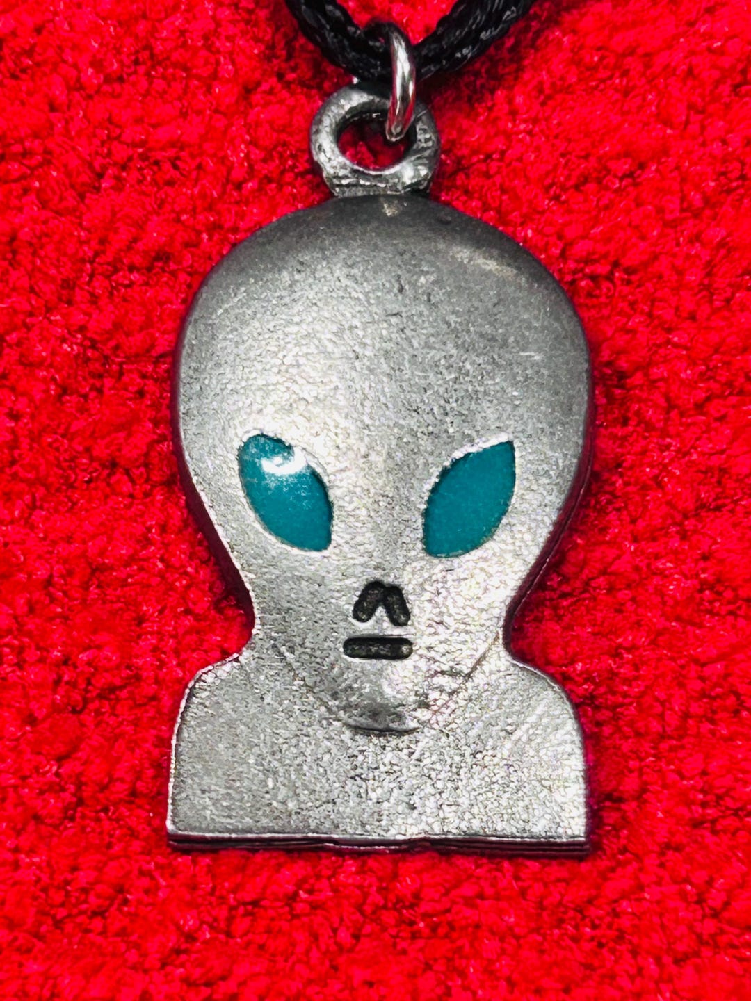 NOS Vintage 1980s Alien Pewter Pendant With 28