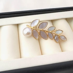 Handmade Gold Leaf Pearl Brooch | Leaf Shape Freshwater Pearls Pin – Elegant Jewelry for Weddings, Parties & Formal Events, Gift for her