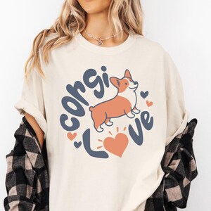Corgi Love T-shirt, Corgi Dog Tee, Pet Lover Gift, Corgi Dog Mom Apparel, Welsh Corgi Retro Shirt, Perfect Thoughtful Gifts for Corgi Owners