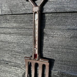 Garden Fork Design Cast Iron Thermometer Outdoor Decor Decoration Gift