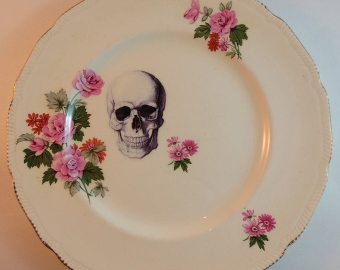 Six Lovely Vintage Dinner Plates With Skull Decals Etsy