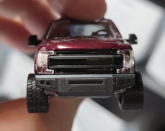 1/64 2017 F350 Grille (2)