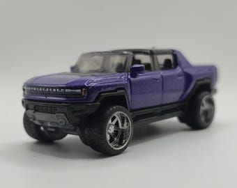 1/64 Hummer EV Custom (Purple)