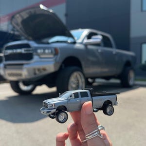 Replica personalizzata di un camion in scala 1/64