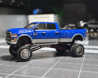 1/64 Custom Blue 2018 RAM 3500 on Maroon Papis Garage Lift Kit
