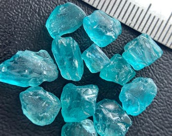 27.10 CRTs facet grade  neon blue color apatite collect pieces rough lot
