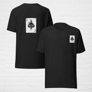 Camiseta unisex: «As de espadas: ¡juega bien tus cartas!»