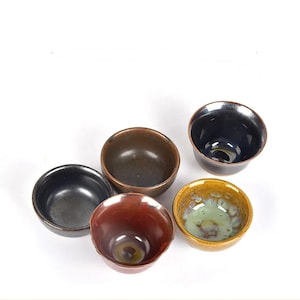 Pottery Glaze, 300ml, Bright Finish, Shiny Metallic, Medium Temperature Glazing 1180-1230 Degrees, Ceramics Art Finishing, Coloring Pigments