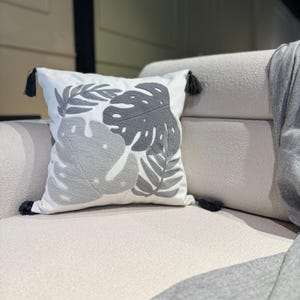 Punch needle embroidered cushion cover, Handmade Textured Cushion,Throw Pillow,Cozy Home Decor,Unique Gift,Soft Textile Accessory,Decoration
