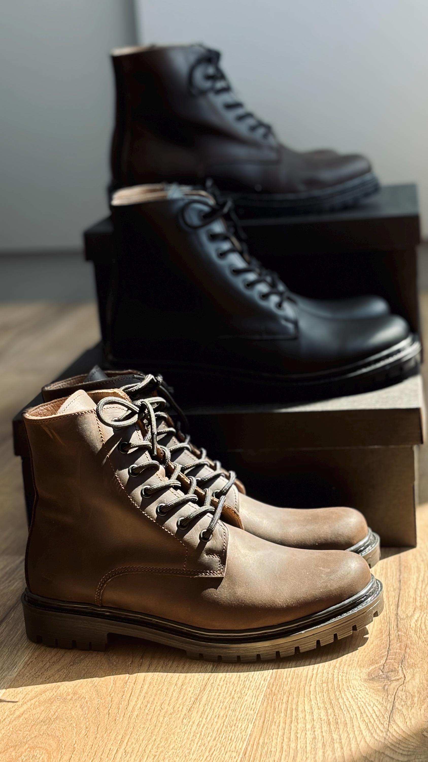 Unisex Lace-Up Combat Boots, Leather and Synthetic, Ankle-High Work Boots Women Lace Up Faux Leather Military Combat Boots Classic  main image 3