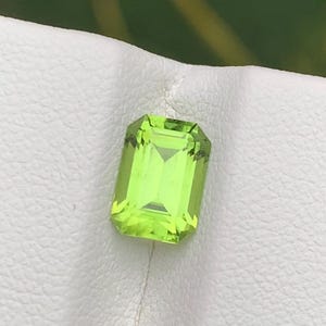 2.50 Ct Natural Green Peridot Gemstone: Precision Cut August Birthstone