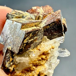 34.80 Rare Siderite Crystal Specimen | Unique Earthy Formation | Raw Mineral Collectible | Natural Cluster | Healing Stone Gift”