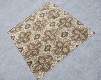 Handmade Wool Oushak Rug: 2.8 x 2.9 Ft Vintage Turkish Rug
