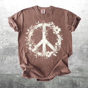 Boho Floral Peace Shirt, Retro Vintage Style, Oversize, Womens, Unisex Comfort Colors T-shirt Espresso
