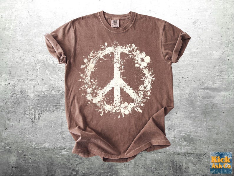 Boho Floral Peace Shirt, Retro Vintage Style, Oversize, Womens, Unisex Comfort Colors T-shirt Espresso