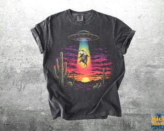 Camiseta divertida con estampado de zarigüeya y platillo volador, para hombre, mujer y unisex, marca Comfort Colors.