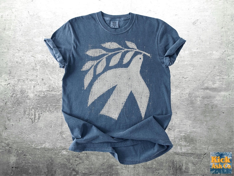 Boho Peace Shirt, Retro Vintage Style, Oversize, Womens, Unisex Comfort Colors T-shirt Denim